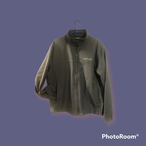 Men’s Ascender Soft shell Jacket.
